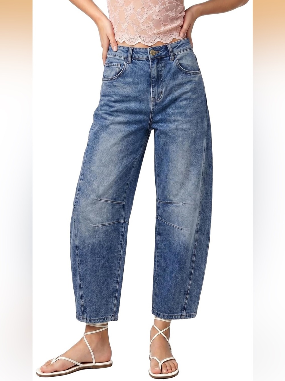 Women’s Barrel Jeans in Medium Blue. Size 2. NWT.
